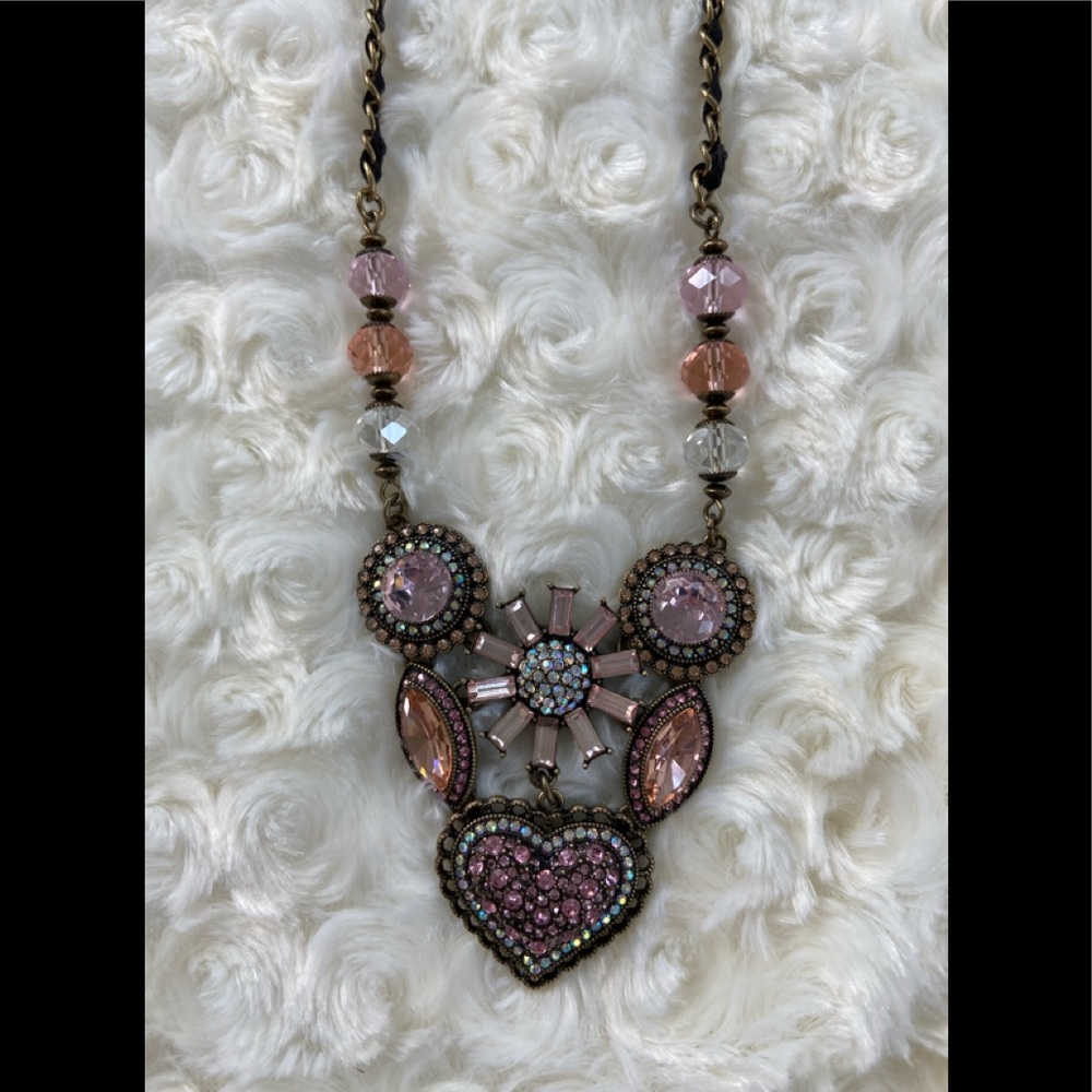 BETSEY JOHNSON HEART NECKLACE ❤️❤️❤️